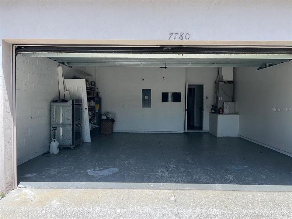 For Rent: $2,400 (4 beds, 2 baths, 1722 Square Feet)
