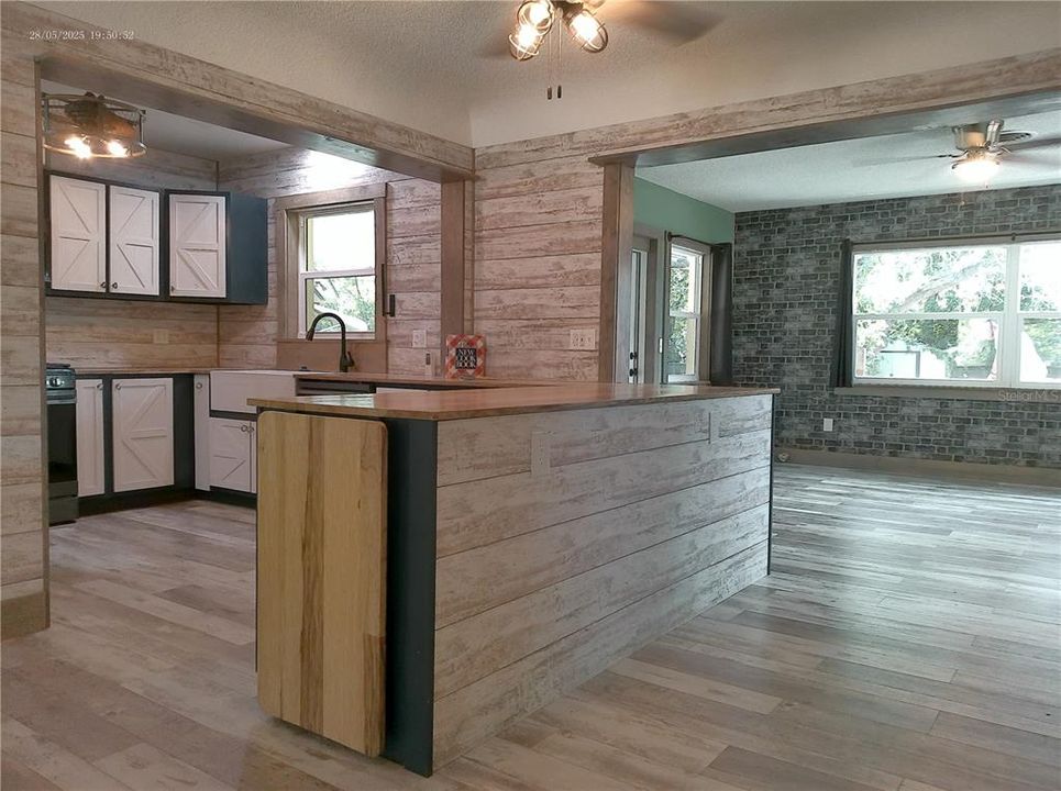 En Venta: $445,000 (3 camas, 2 baños, 1487 Pies cuadrados)