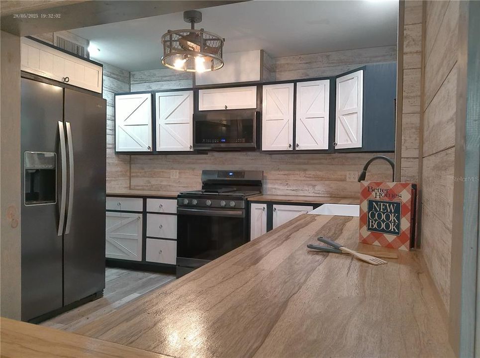 En Venta: $445,000 (3 camas, 2 baños, 1487 Pies cuadrados)