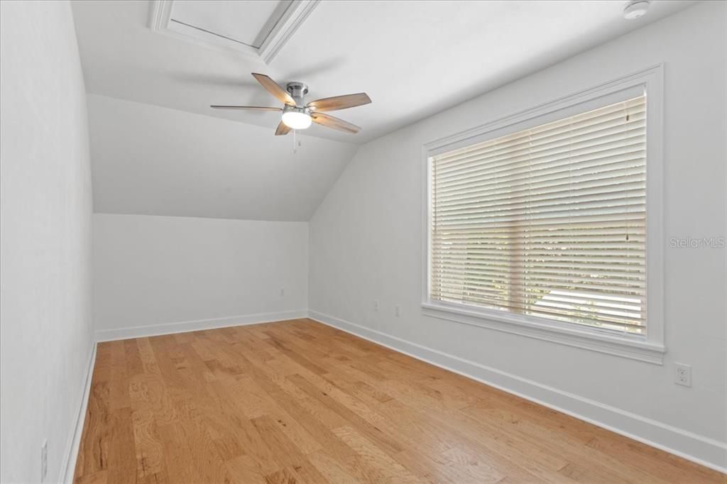 For Sale: $549,000 (3 beds, 2 baths, 1815 Square Feet)