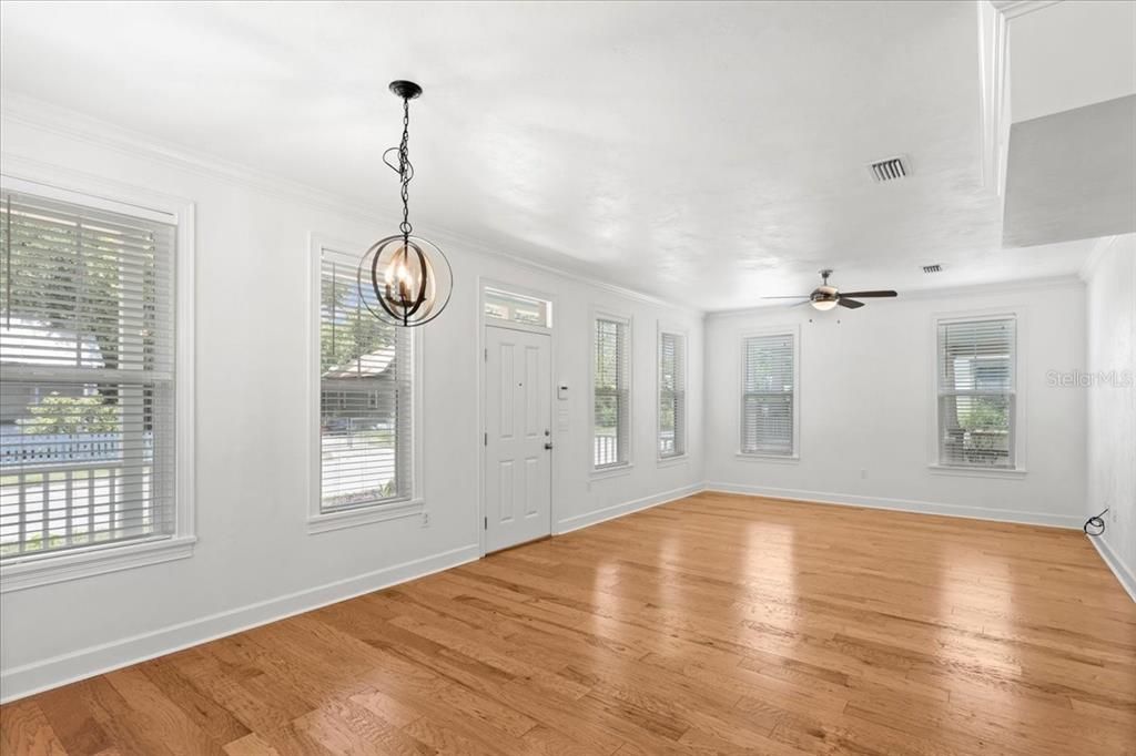 For Sale: $549,000 (3 beds, 2 baths, 1815 Square Feet)