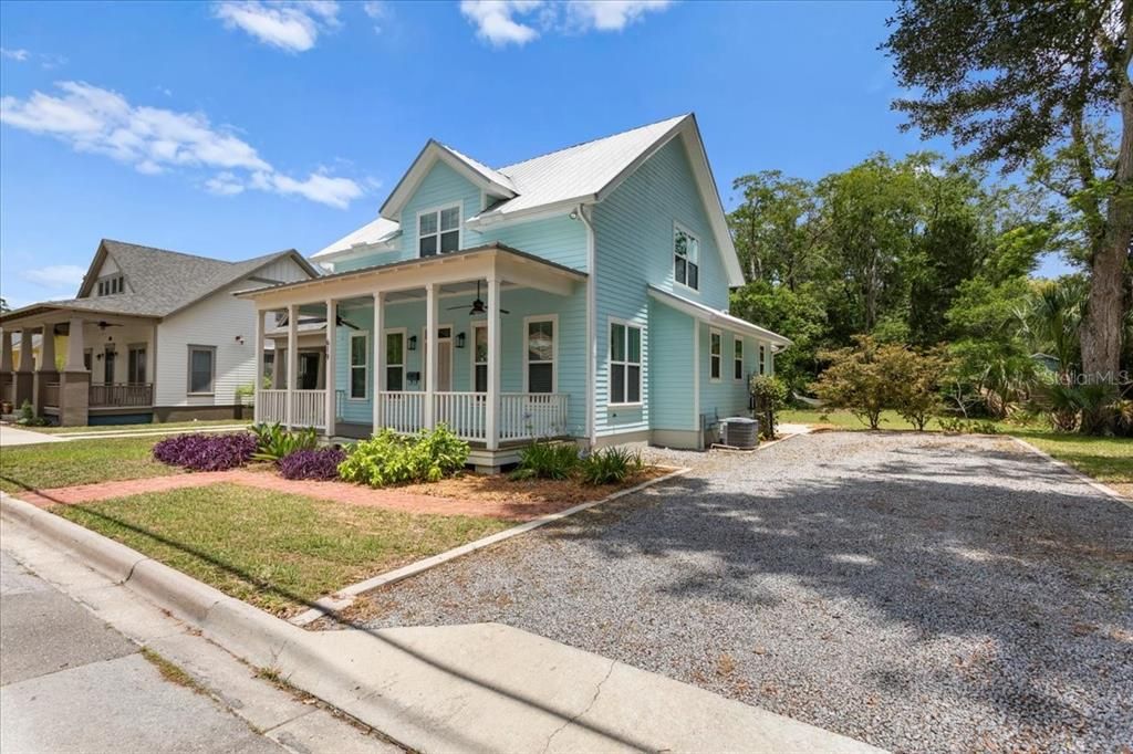 For Sale: $549,000 (3 beds, 2 baths, 1815 Square Feet)