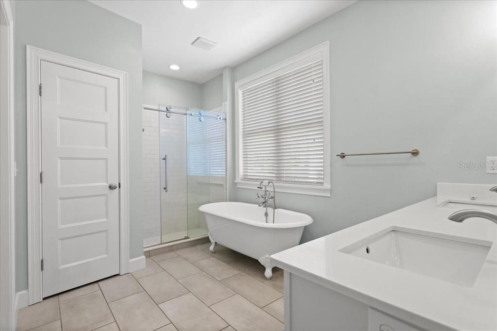 For Sale: $549,000 (3 beds, 2 baths, 1815 Square Feet)
