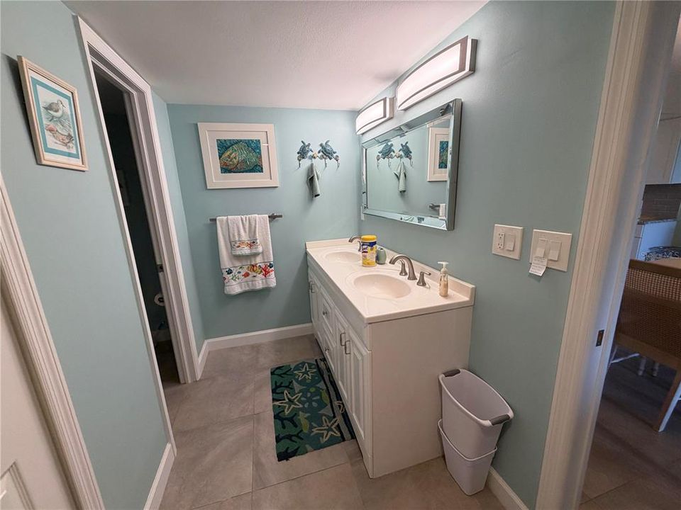 For Rent: $2,400 (2 beds, 2 baths, 1272 Square Feet)