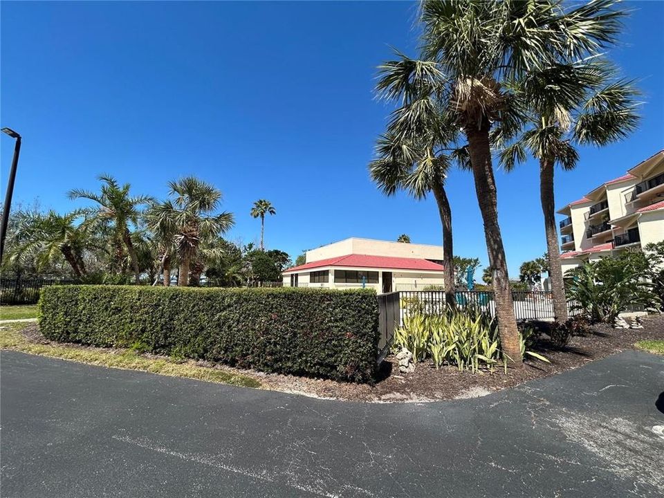 For Rent: $2,400 (2 beds, 2 baths, 1272 Square Feet)