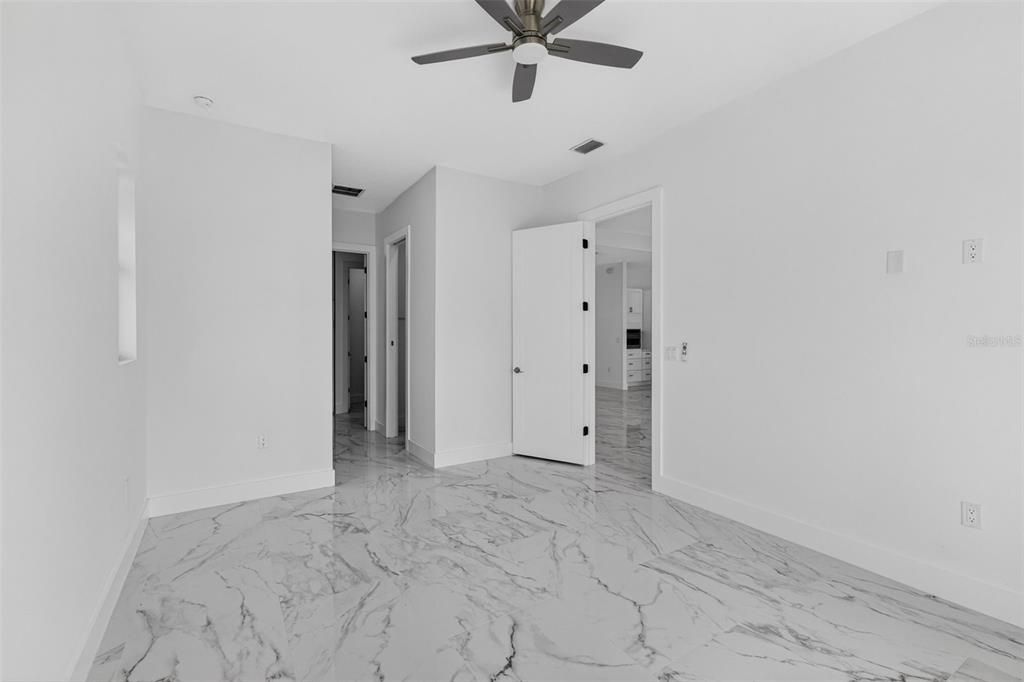 На продажу: $558,000 (4 спален, 3 ванн, 1842 Квадратных фут)