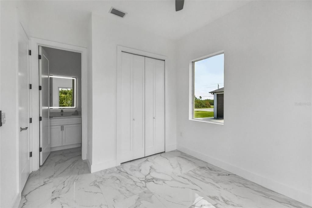 На продажу: $558,000 (4 спален, 3 ванн, 1842 Квадратных фут)