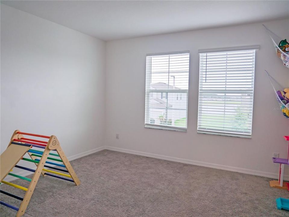 На продажу: $369,000 (4 спален, 3 ванн, 2606 Квадратных фут)