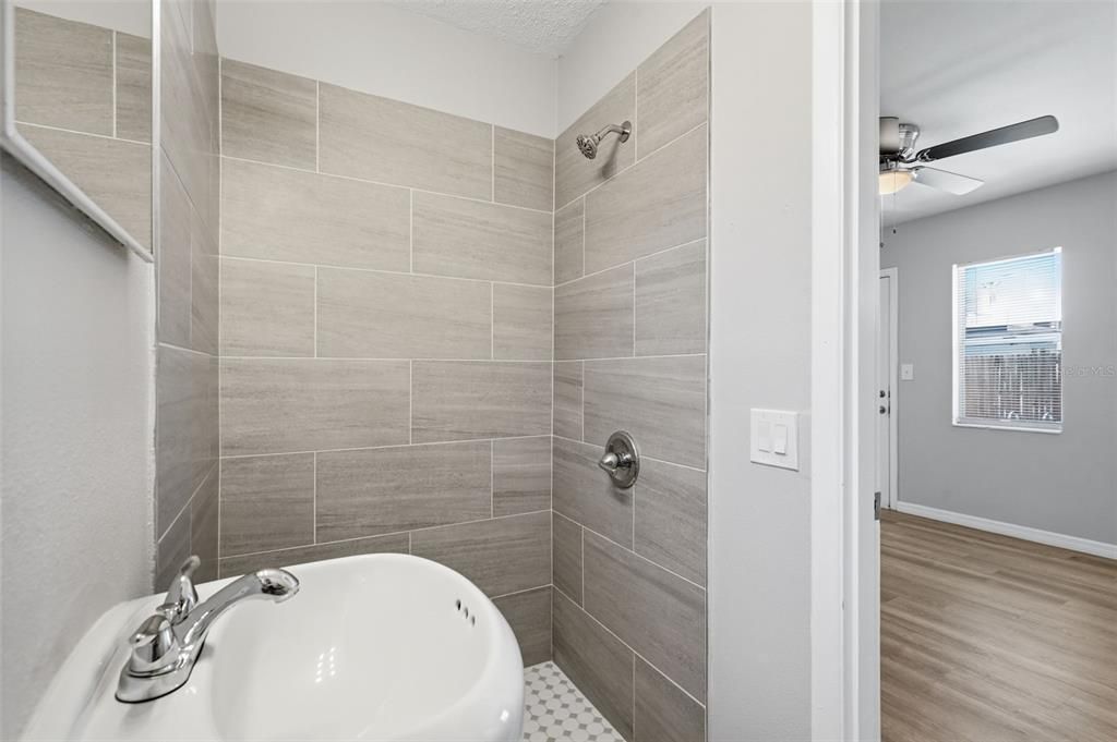 На продажу: $444,999 (3 спален, 2 ванн, 1149 Квадратных фут)