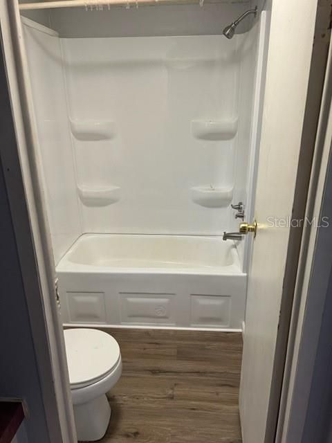 For Rent: $1,300 (3 beds, 2 baths, 1152 Square Feet)