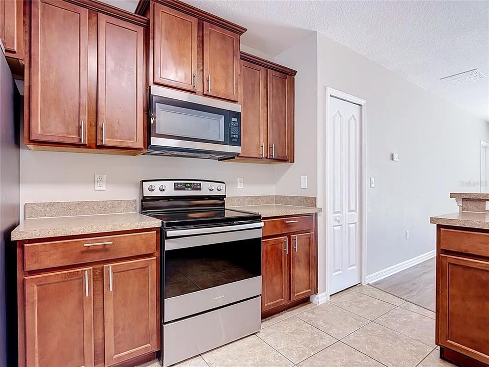 En Venta: $325,000 (3 camas, 2 baños, 1603 Pies cuadrados)