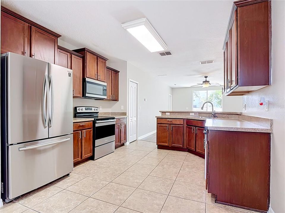 En Venta: $325,000 (3 camas, 2 baños, 1603 Pies cuadrados)