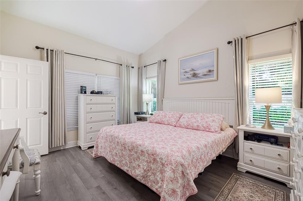For Sale: $299,000 (2 beds, 2 baths, 1525 Square Feet)