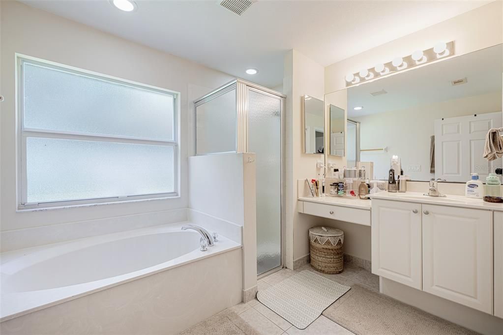 For Sale: $299,000 (2 beds, 2 baths, 1525 Square Feet)