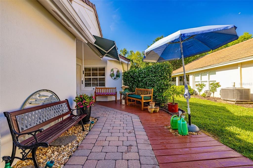 For Sale: $299,000 (2 beds, 2 baths, 1525 Square Feet)