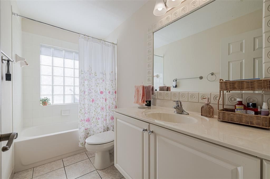 For Sale: $299,000 (2 beds, 2 baths, 1525 Square Feet)