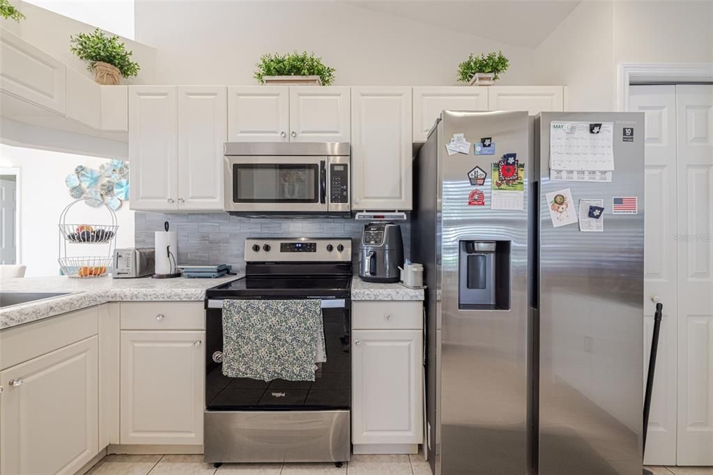For Sale: $299,000 (2 beds, 2 baths, 1525 Square Feet)