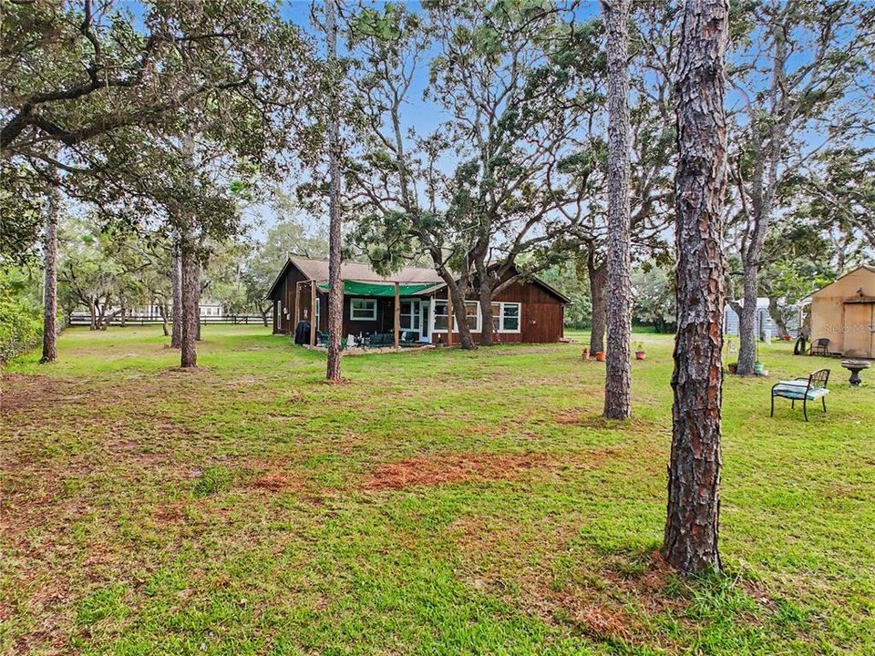 For Sale: $299,900 (2 beds, 2 baths, 1728 Square Feet)