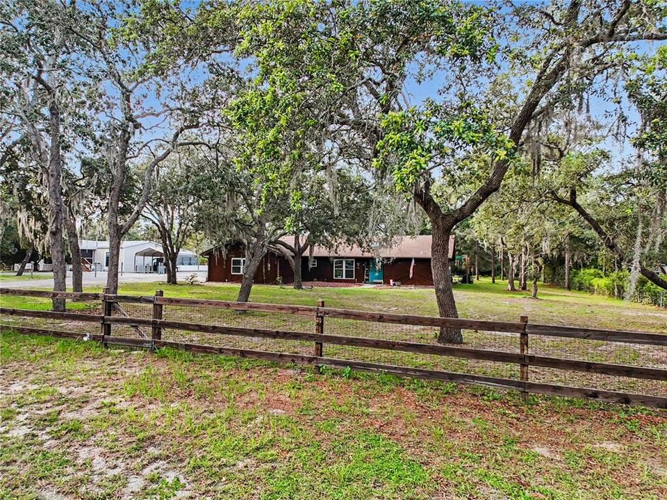 For Sale: $299,900 (2 beds, 2 baths, 1728 Square Feet)
