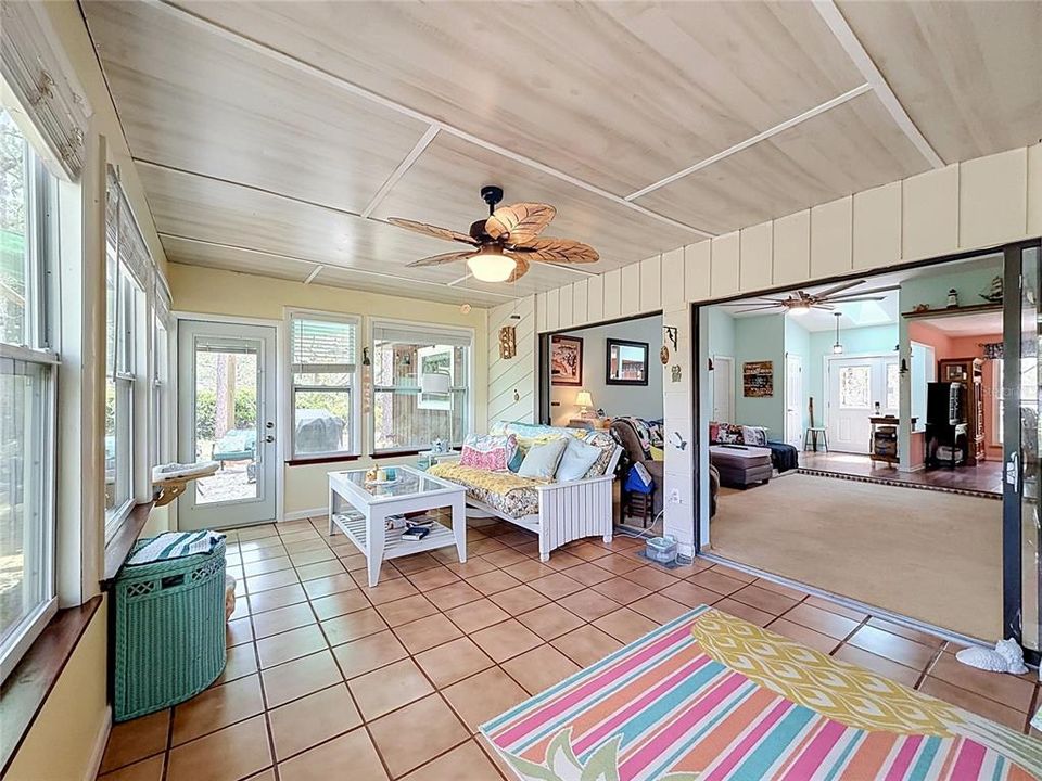 For Sale: $299,900 (2 beds, 2 baths, 1728 Square Feet)