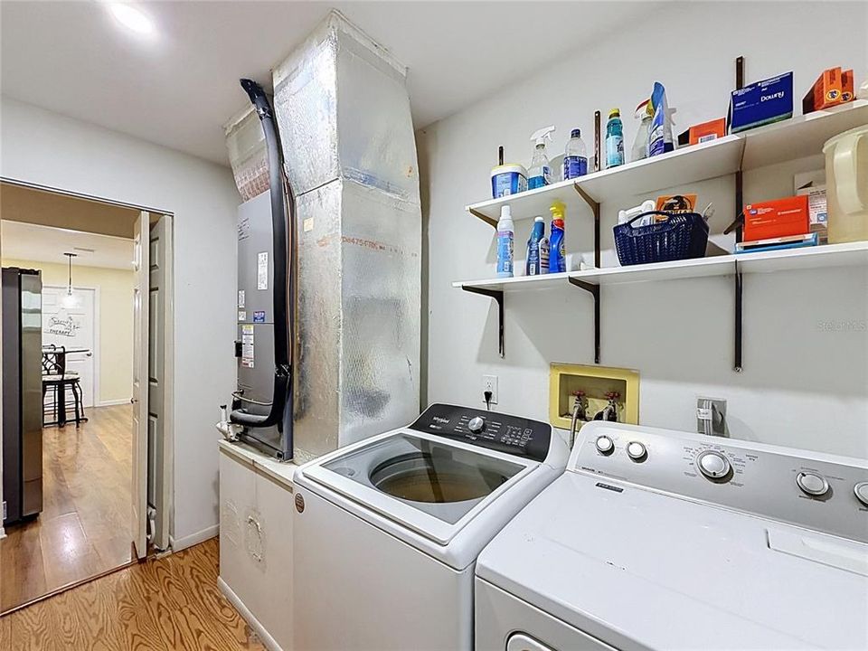 For Sale: $299,900 (2 beds, 2 baths, 1728 Square Feet)