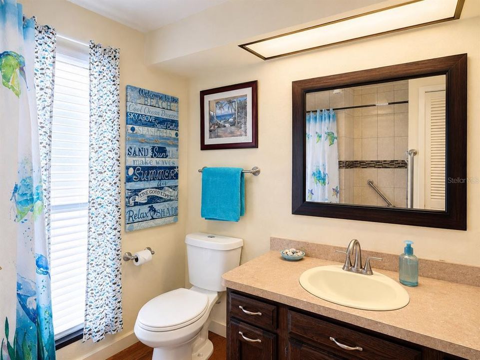 For Sale: $299,900 (2 beds, 2 baths, 1728 Square Feet)