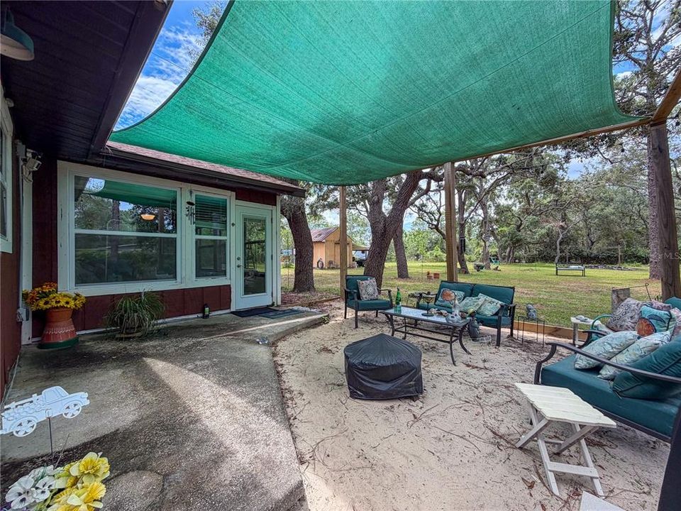 For Sale: $299,900 (2 beds, 2 baths, 1728 Square Feet)