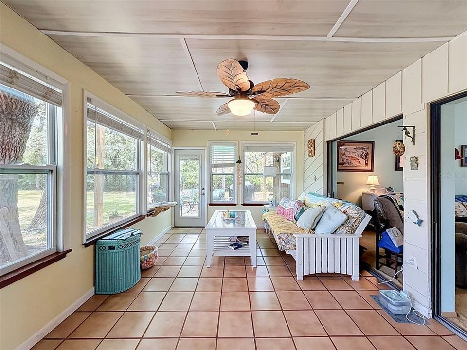For Sale: $299,900 (2 beds, 2 baths, 1728 Square Feet)