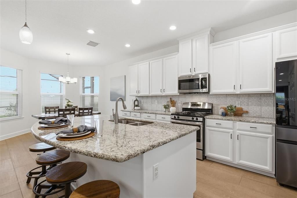 For Sale: $725,000 (4 beds, 3 baths, 3249 Square Feet)