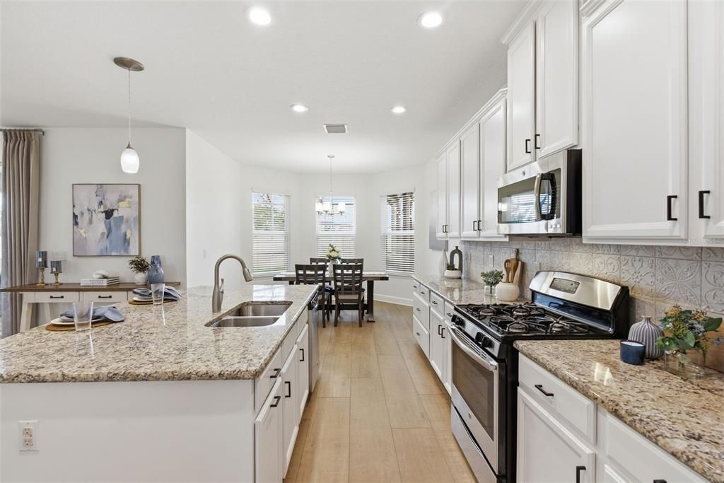 For Sale: $725,000 (4 beds, 3 baths, 3249 Square Feet)