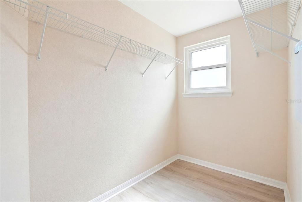 En Venta: $564,900 (2 camas, 2 baños, 1170 Pies cuadrados)
