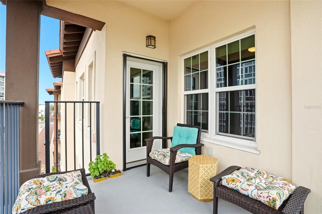 En Venta: $564,900 (2 camas, 2 baños, 1170 Pies cuadrados)