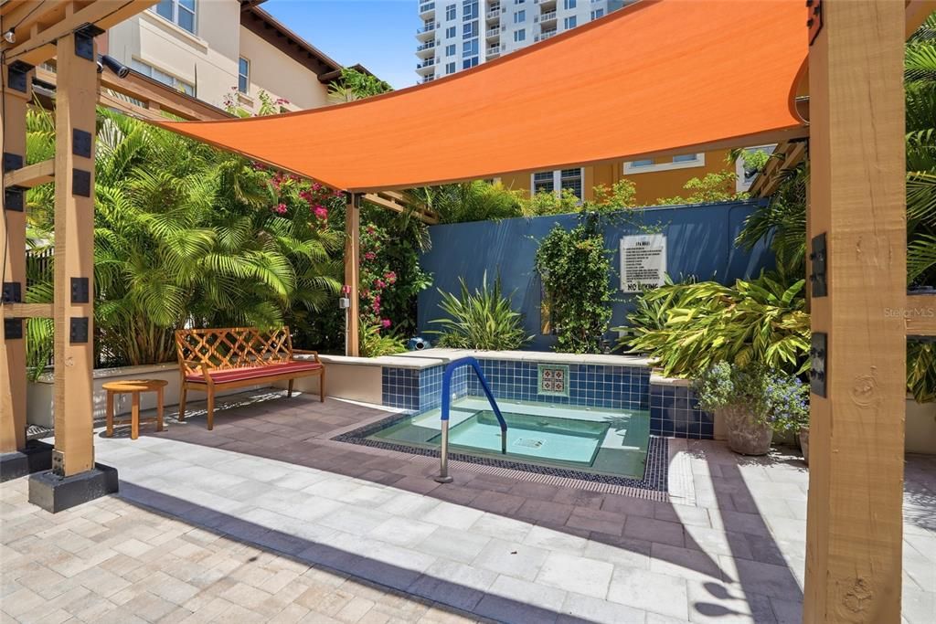 En Venta: $564,900 (2 camas, 2 baños, 1170 Pies cuadrados)