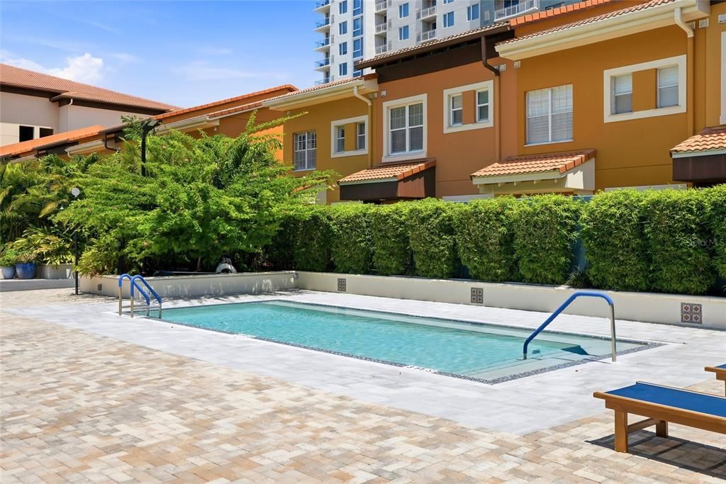 En Venta: $564,900 (2 camas, 2 baños, 1170 Pies cuadrados)