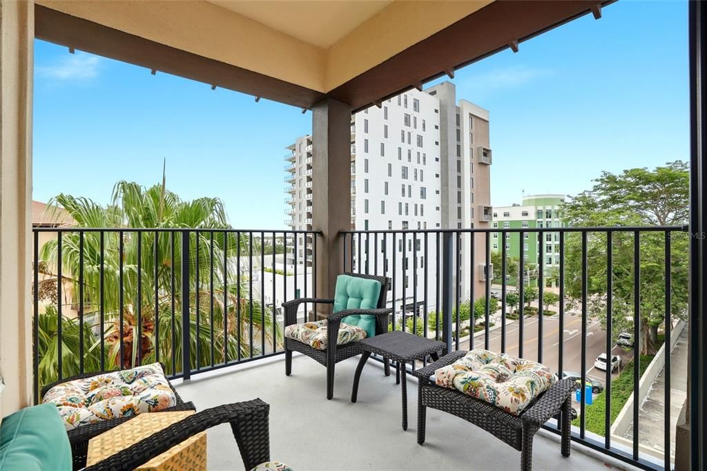 En Venta: $564,900 (2 camas, 2 baños, 1170 Pies cuadrados)
