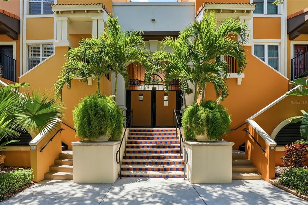 En Venta: $564,900 (2 camas, 2 baños, 1170 Pies cuadrados)
