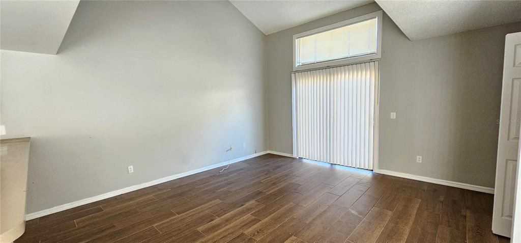For Rent: $1,875 (2 beds, 1 baths, 1218 Square Feet)