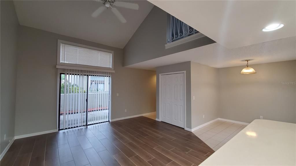 For Rent: $1,875 (2 beds, 1 baths, 1218 Square Feet)
