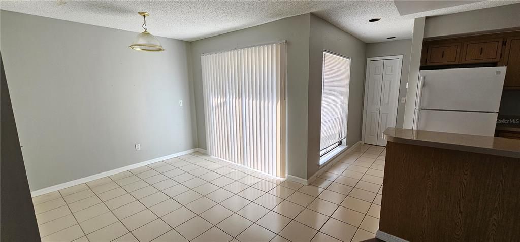 For Rent: $1,875 (2 beds, 1 baths, 1218 Square Feet)