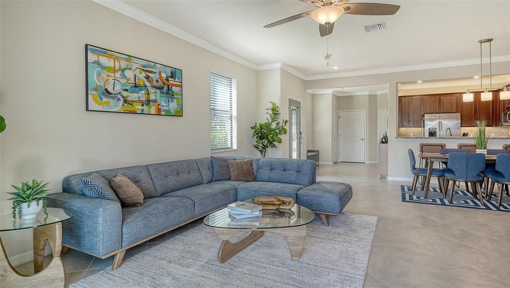 For Sale: $350,000 (3 beds, 2 baths, 1949 Square Feet)