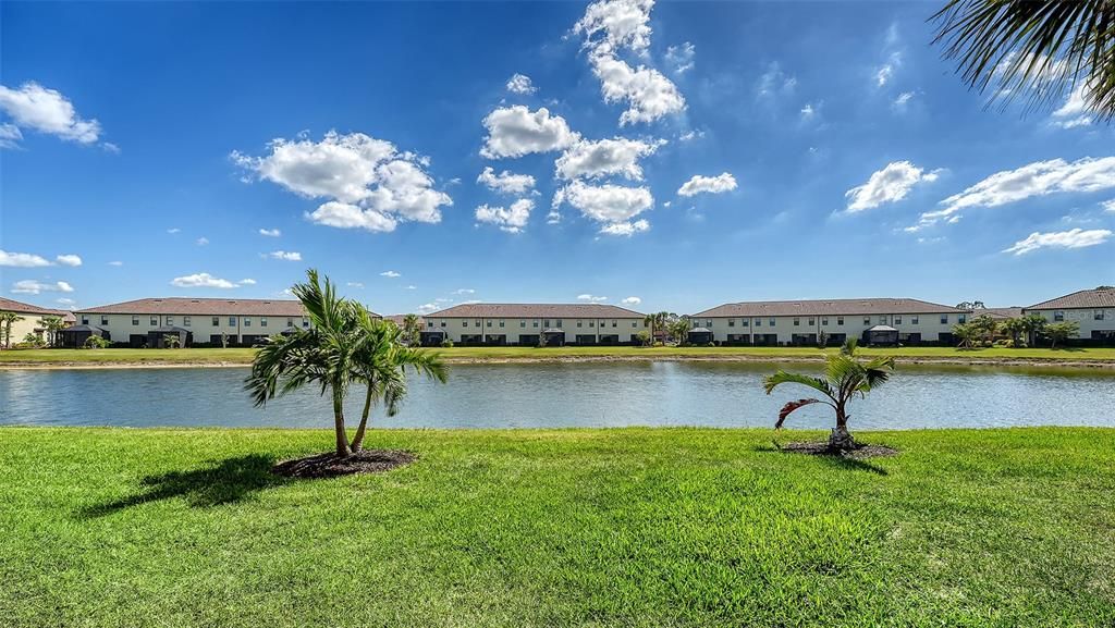 For Sale: $350,000 (3 beds, 2 baths, 1949 Square Feet)