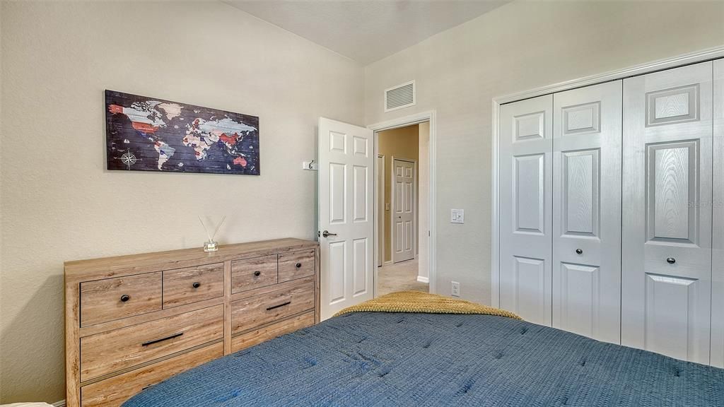For Sale: $350,000 (3 beds, 2 baths, 1949 Square Feet)