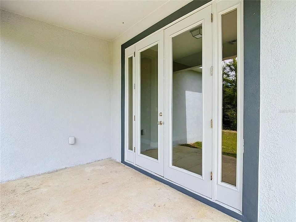 For Sale: $325,000 (4 beds, 2 baths, 1828 Square Feet)