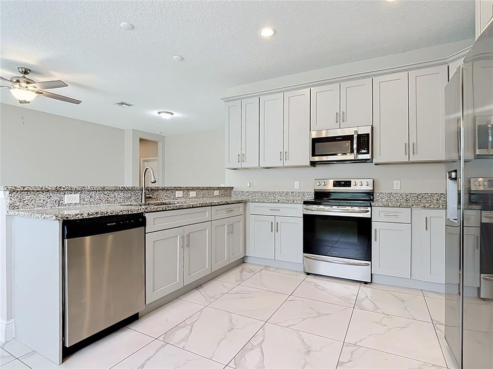 For Sale: $325,000 (4 beds, 2 baths, 1828 Square Feet)