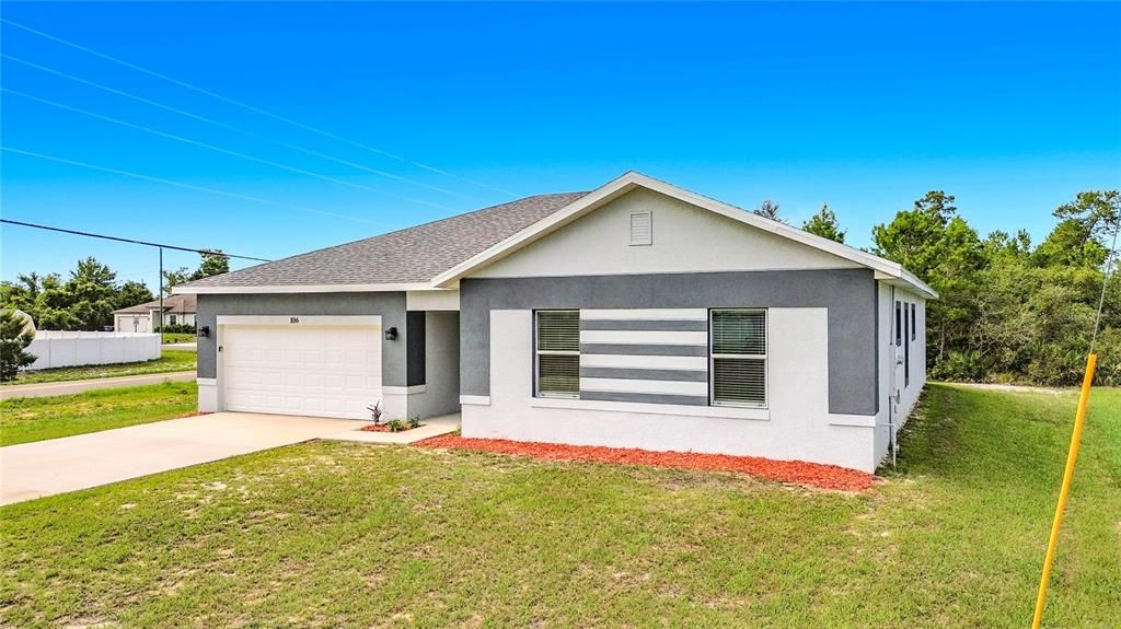 For Sale: $325,000 (4 beds, 2 baths, 1828 Square Feet)