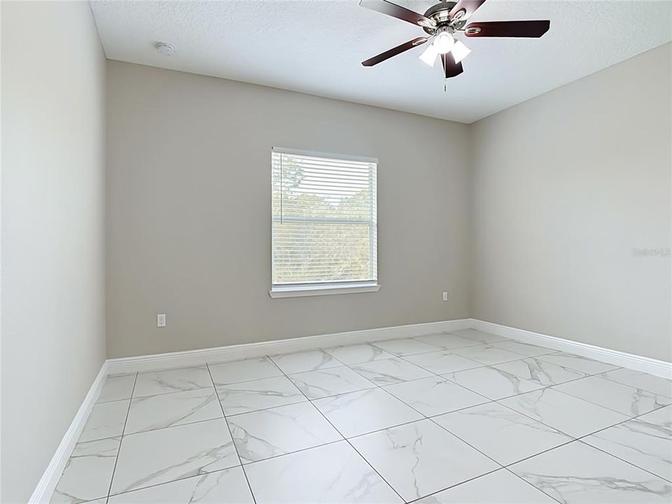 For Sale: $325,000 (4 beds, 2 baths, 1828 Square Feet)