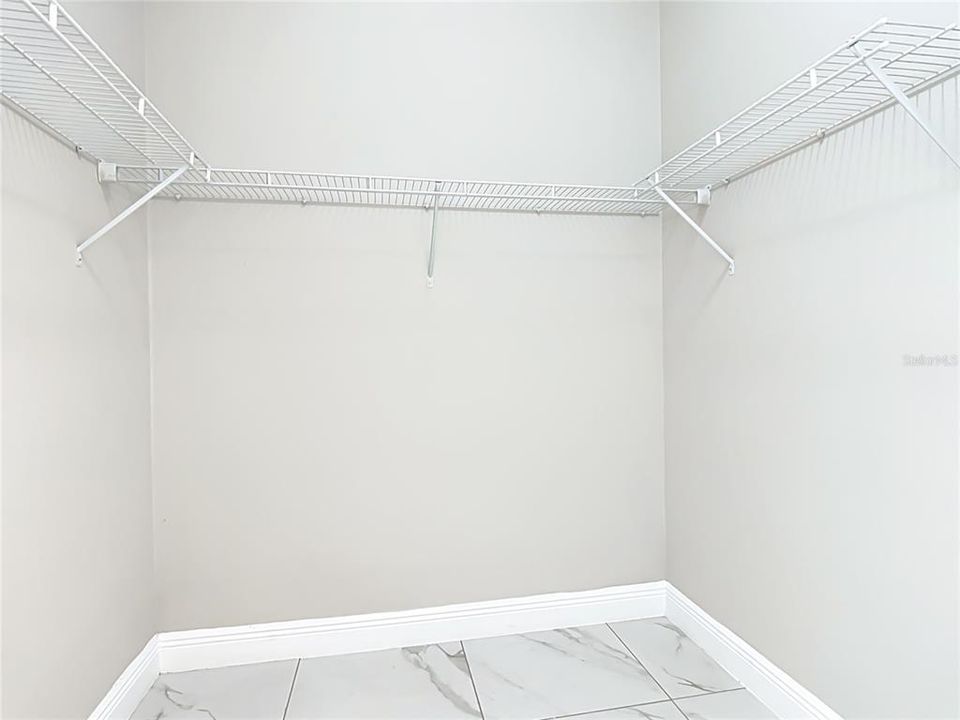 For Sale: $325,000 (4 beds, 2 baths, 1828 Square Feet)