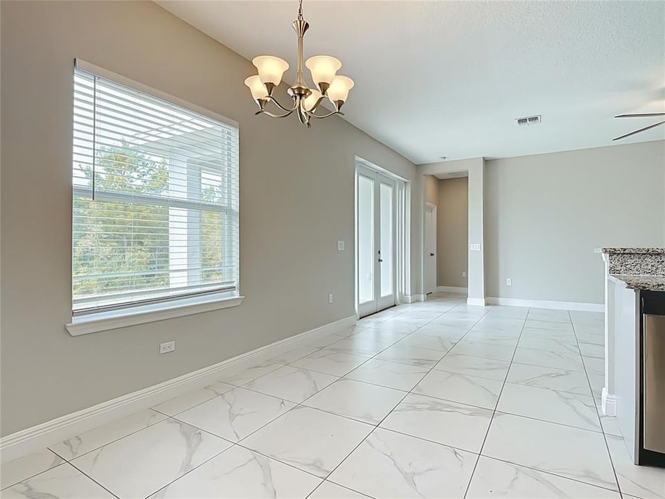 For Sale: $325,000 (4 beds, 2 baths, 1828 Square Feet)
