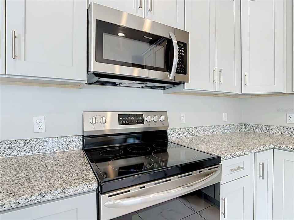 For Sale: $325,000 (4 beds, 2 baths, 1828 Square Feet)
