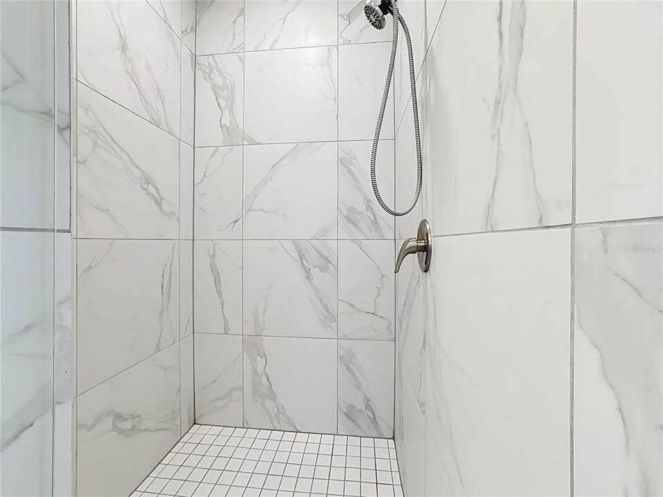 For Sale: $325,000 (4 beds, 2 baths, 1828 Square Feet)